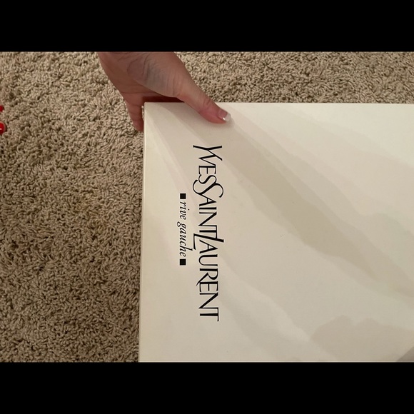 Saint Laurent got pink tribute heels - Picture 7 of 8